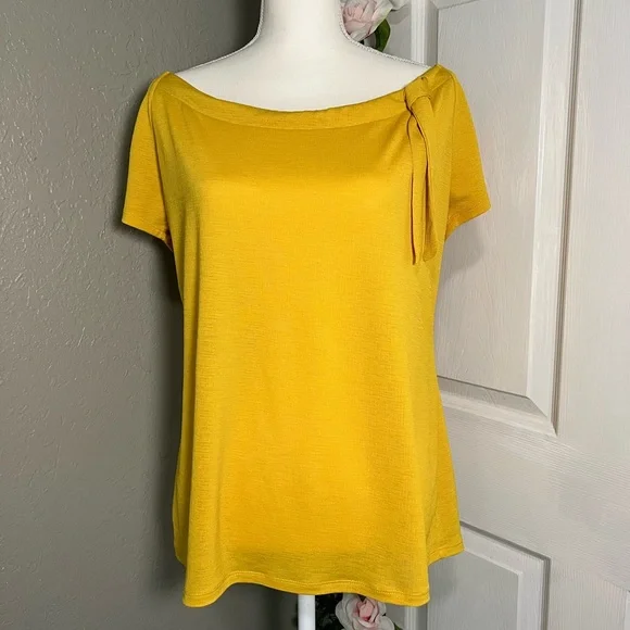 🌼NWOT Yellow Top/Blouse. - Picture 3 of 8